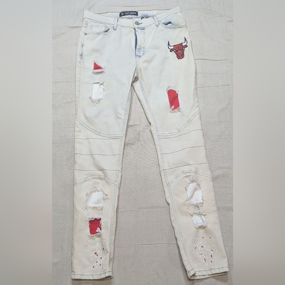 FISLL NBA Men's Chicago Bulls Distressed Denim Jeans, Tan